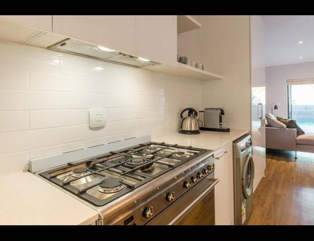 2 BEDROOM PROPERTY TO RENT IN HOUT BAY CENTRAL